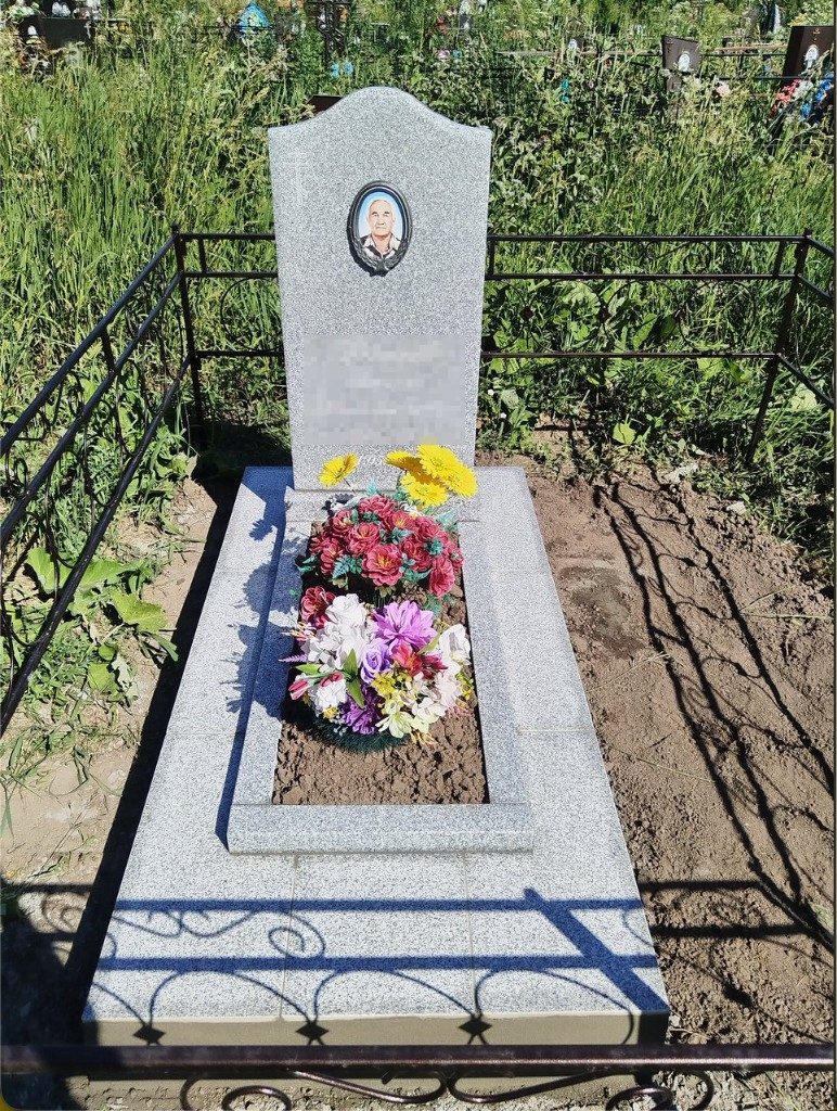 Пример работы ВЕЧНОСТЬ — гранитный памятник на участке