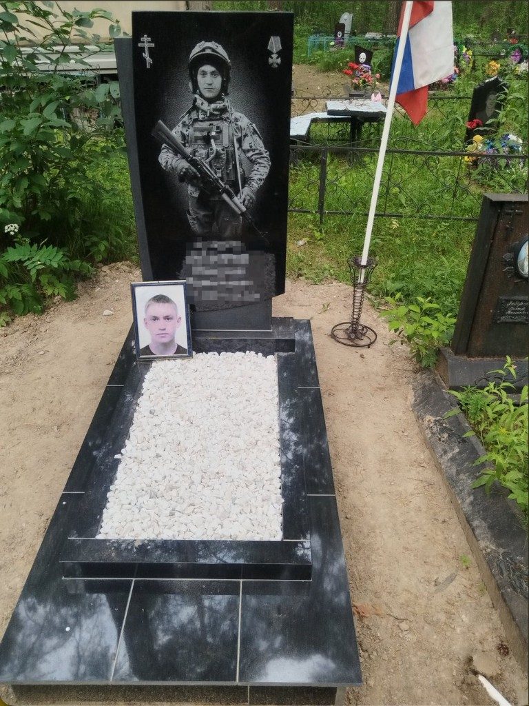 Пример работы ВЕЧНОСТЬ — гранитный памятник на участке